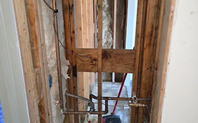 Frozen Pipe Water Damage in Pine Crest, Texas